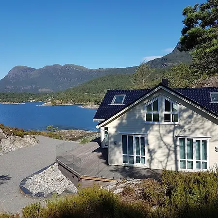Fjordferie Villa Ropeid